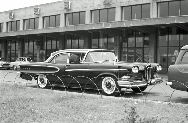 (01-5a)(036-08) 1958 Edsel Pacer 4dr Sedan.jpg